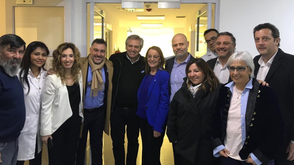 Alberto Fernández inició su campaña en Santa Cruz.
