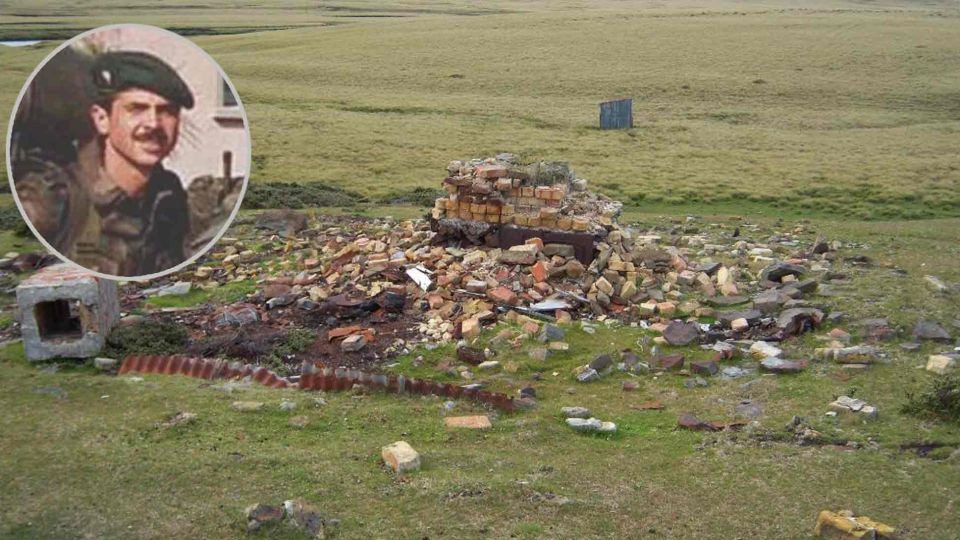 El teniente Ernesto Espinosa murió durante el enfrentamiento conocido como Top Malo House en Malvinas.