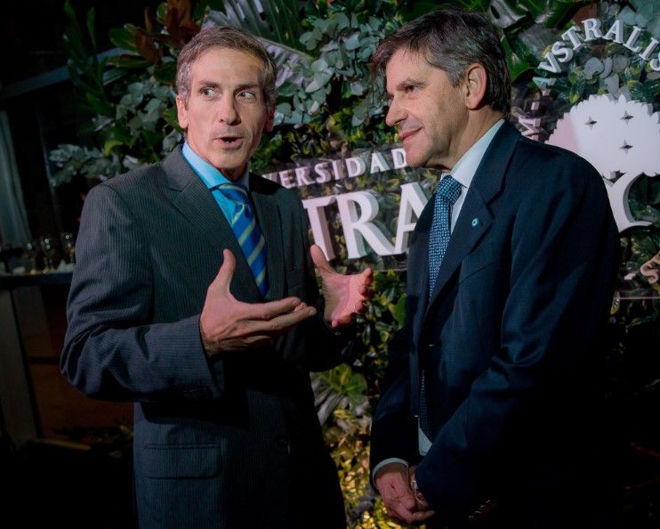 Franco Moccia (ministro de Desarrollo Urbano y Transporte de CABA) con Julián Rodríguez, anfitrión de la cena de recaudación de la Universidad Austral, mayo 2019..