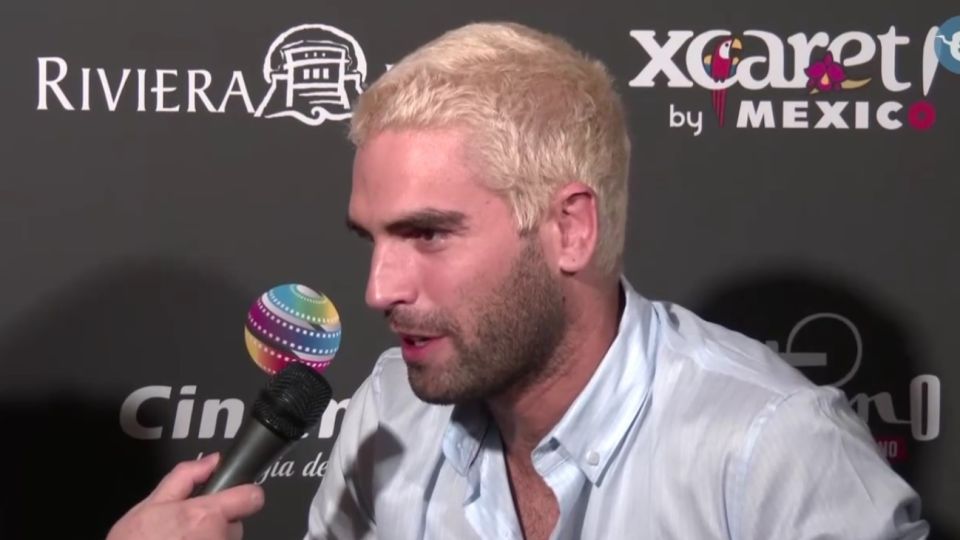 El actor Nicolás Furtado en los Premios Platino en México.