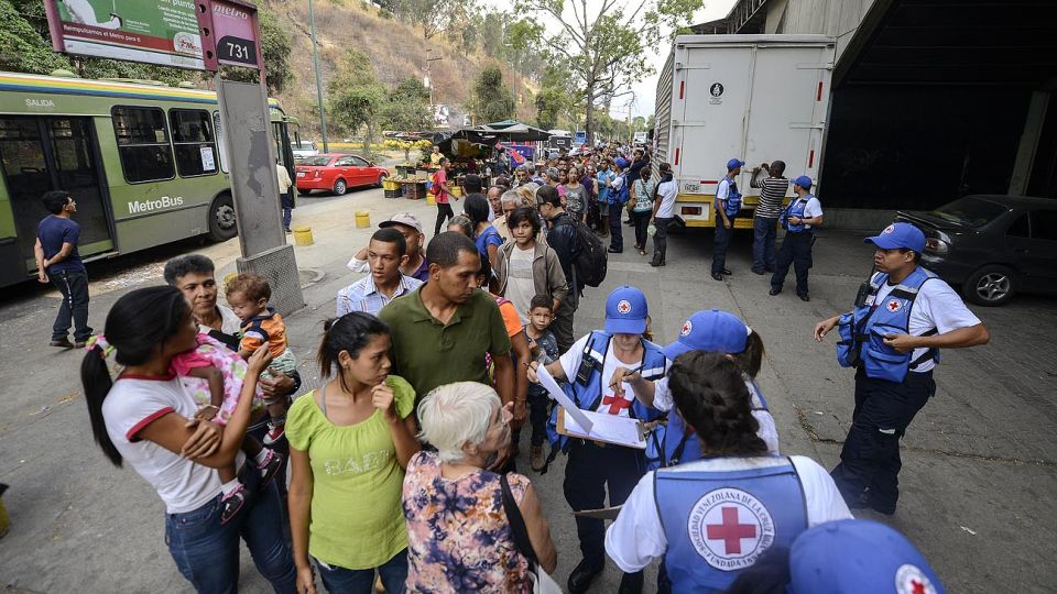 Distribucion. Ya llegó un avión con las ayudas. El objetivo es alcanzar a 650 mil personas este año.