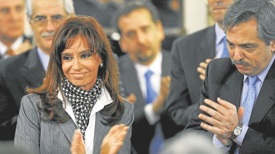 Dupla. Esta jugada desdibuja el crecimiento de una tercera fuerza.