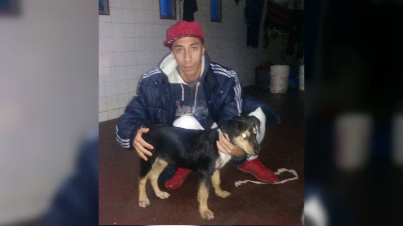 "El Pelado" se cansó de sacarse selfies: en el patio, en el calabozo, a la hora del almuerzo y hasta en la visita íntima con su pareja.