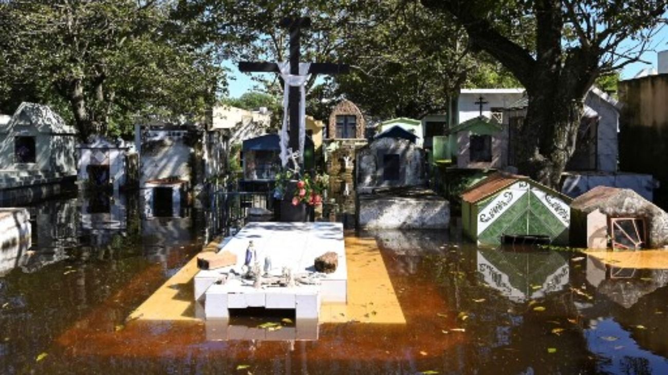 Nanawa, una ciudad bajo agua por el desborde del río Paraguay.