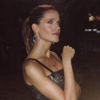 Violeta Urtizberea, embarazada, disfrutó de la gala de Fundación Huésped.