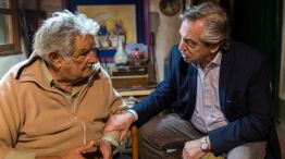 Alberto Fernández de visita en Uruguay junto a Pepe Mujica.