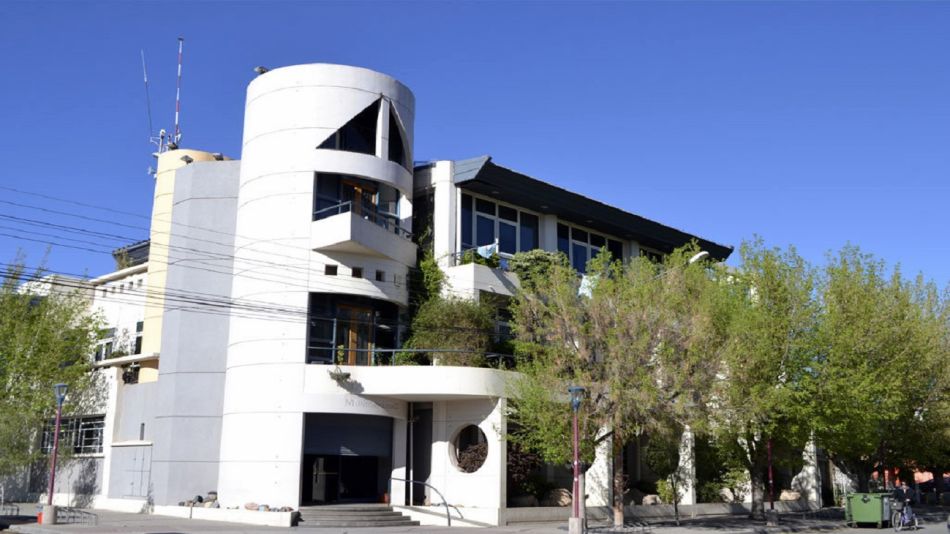 Edificio de la Municipalidad de Malargüe donde detuvieron al empleado con pornografía infantil.