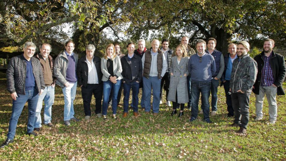 Lavagna se reunió con su equipo en “La Clo”, su chacra de Máximo Paz