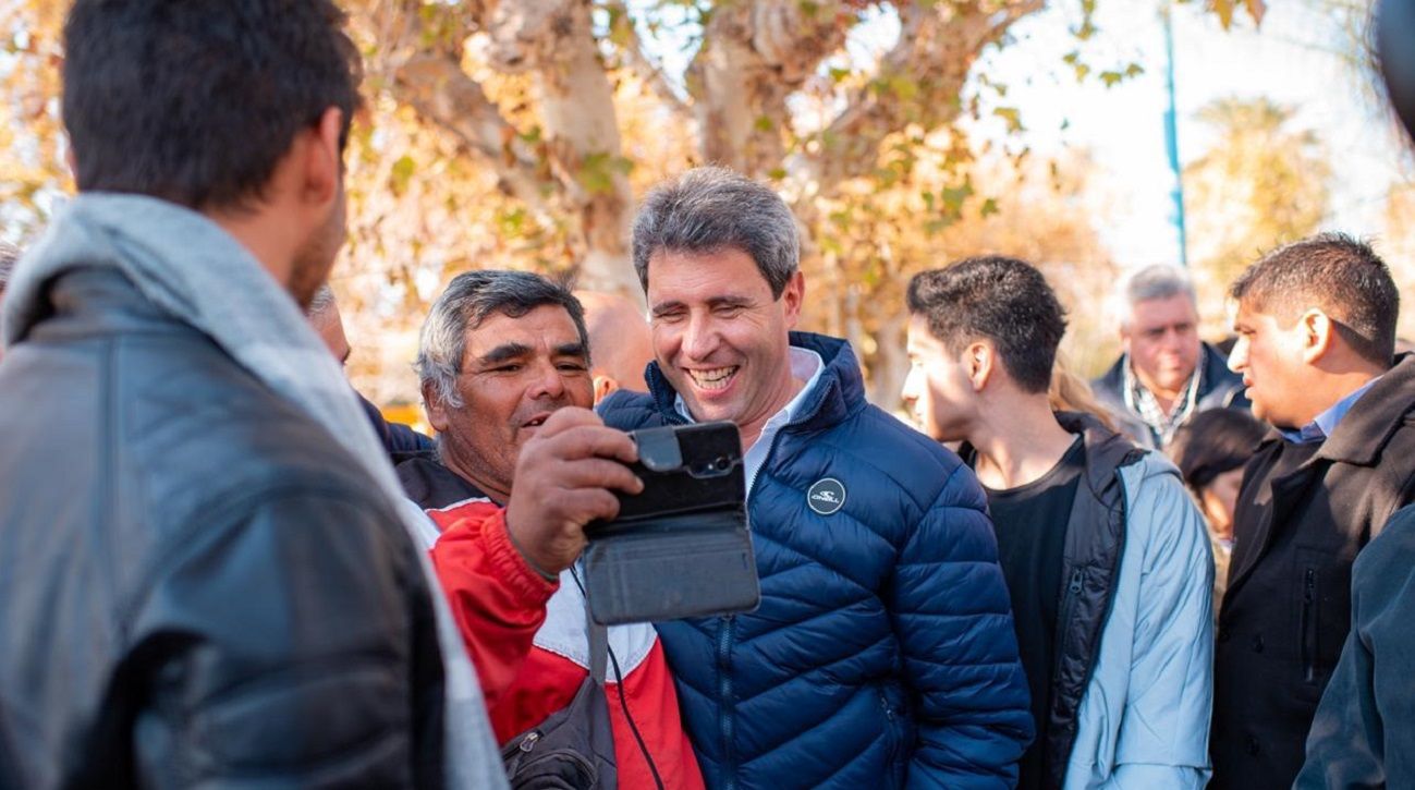 Sergio Uñac, mientras votaba.