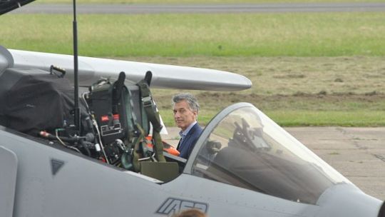 VUELVE. En diciembre de 2018, el Presidente visitó la Fábrica de Aviones. Ahora, llega en tono de campaña.