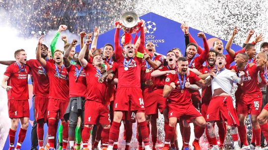 Liverpool. Es la sexta copa de europa que levanta el equipo inglés.