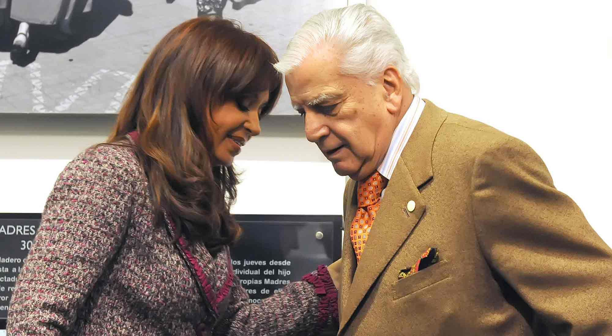 Antonio Cafiero junto a Cristina Fernández de Kirchner