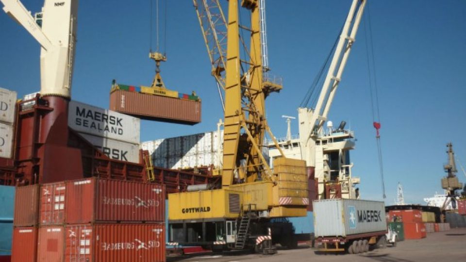 La actividad portuaria se reactiva este martes.