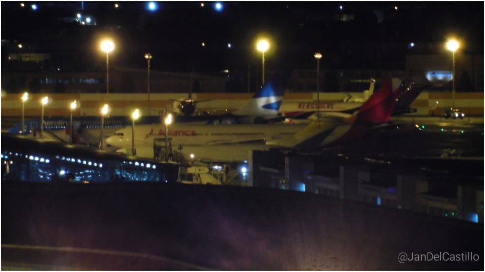 Un avión de Aerolíneas aterrizó de emergencia en Bogotá