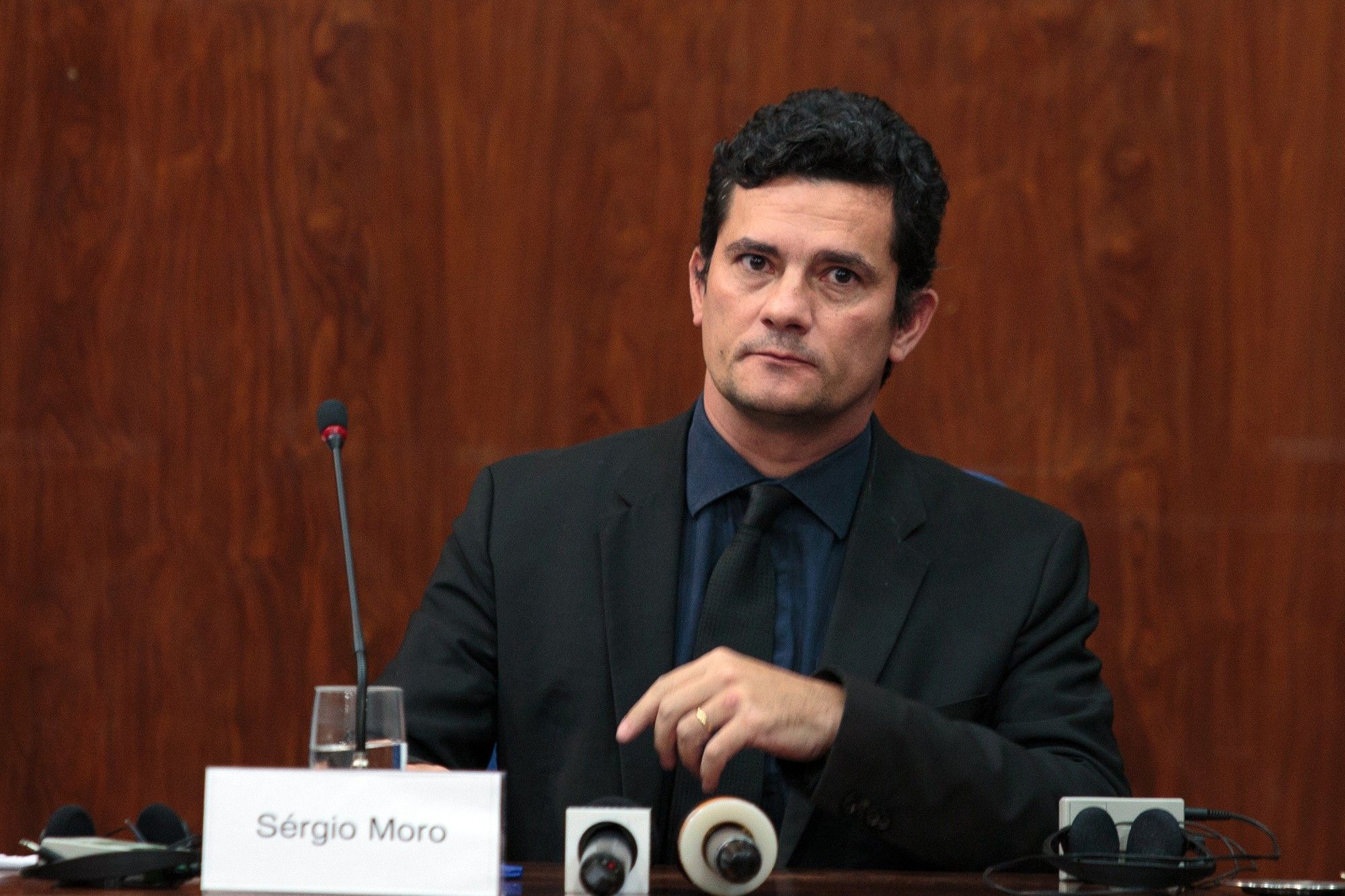 Sergio Moro, acorralado por la investigación de Greenwald