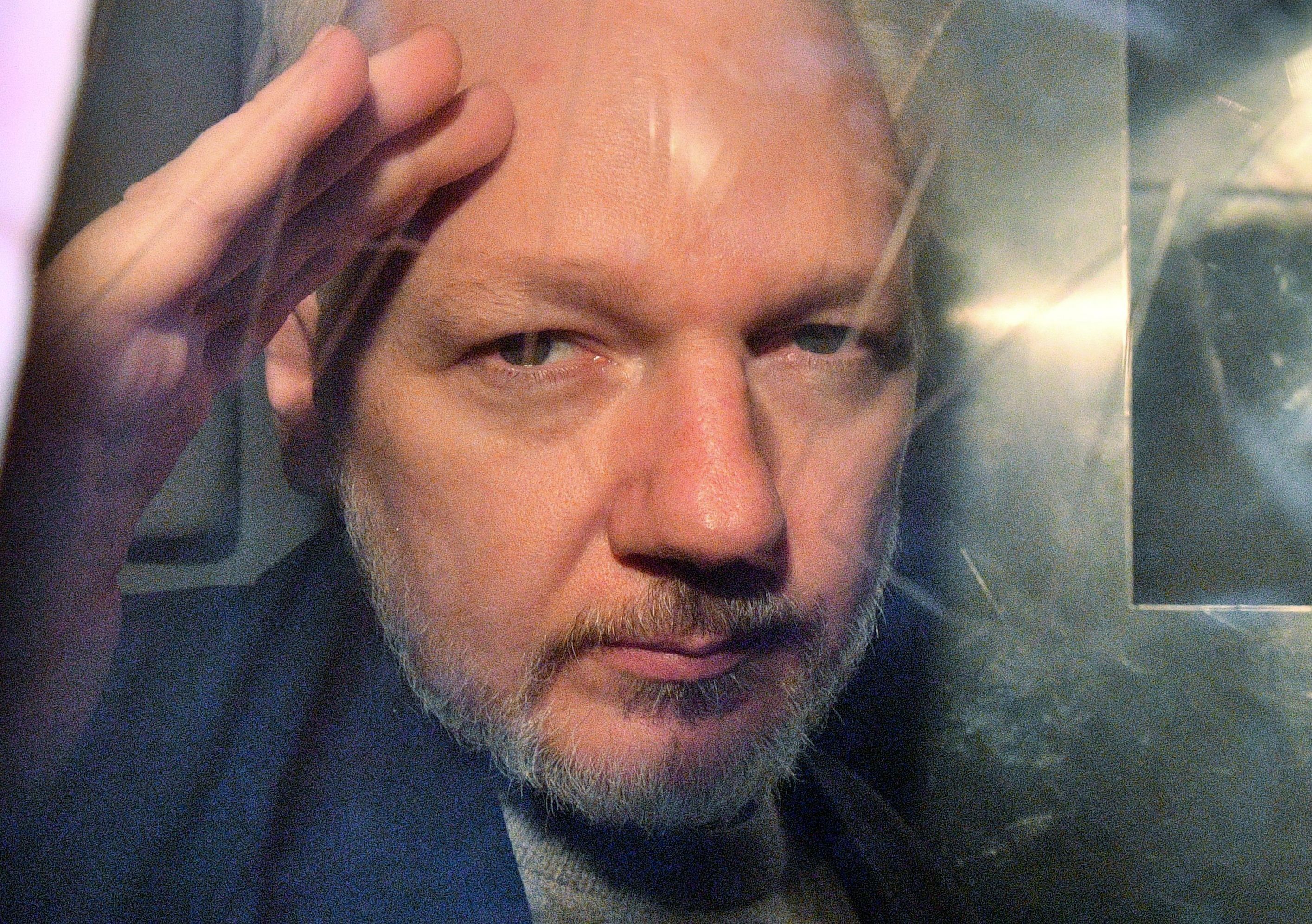 TOPSHOT-BU.K. Signs Julian Assange U.S. Extradition Request, Javid SaysRITAIN-US-ECUADOR-AUSTRALIA-DIPLOMACY-COURT-ASSANGE