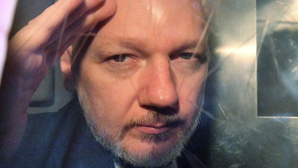 TOPSHOT-BU.K. Signs Julian Assange U.S. Extradition Request, Javid SaysRITAIN-US-ECUADOR-AUSTRALIA-DIPLOMACY-COURT-ASSANGE