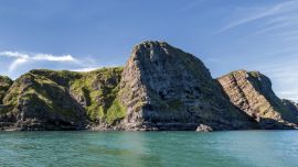 El sendero de los Gobbins, visto desde el mar.
