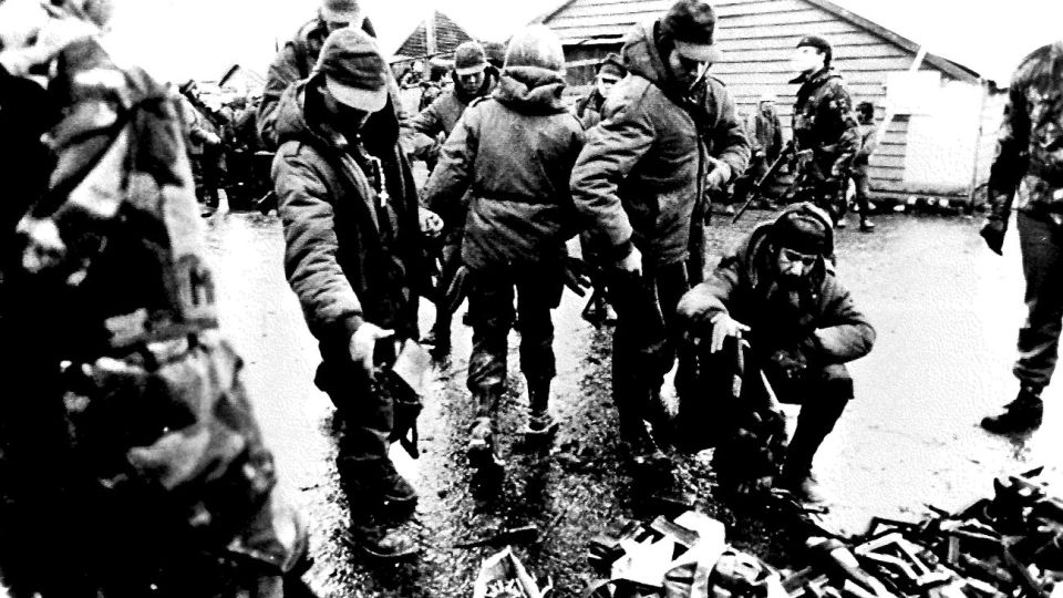 La Guerra de Malvinas comenzó el 2 de abril de 1982 y culminó el 14 de junio del mismo año.