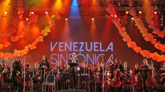 En escena. En mayo tocaron en Parque Centenario, en una acción por Venezuela, a la que asistieron 1.600 personas.