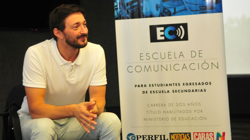 Martín Yeza en la Escuela de Comunicación de Perfil.
