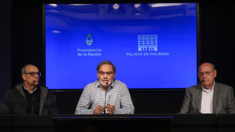 Carlos García Pereira, Gustavo Lopetegui y Jorge Ruíz Soto.