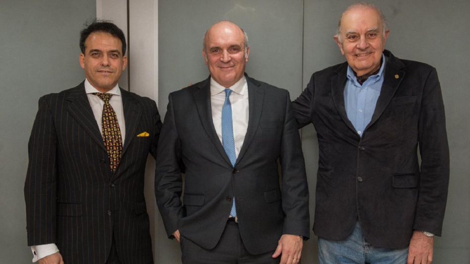 De izquierda a derecha. Gonzalo Mansilla de Souza (presidente nacional de UCeDe), José Luis Espert y Alberto Asseff (presidente titular de Unir).