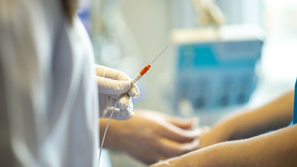 En Argentina en fentanilo solo se utiliza en los hospitales, sanatorios y clínicas, pero no se vende en las farmacias.