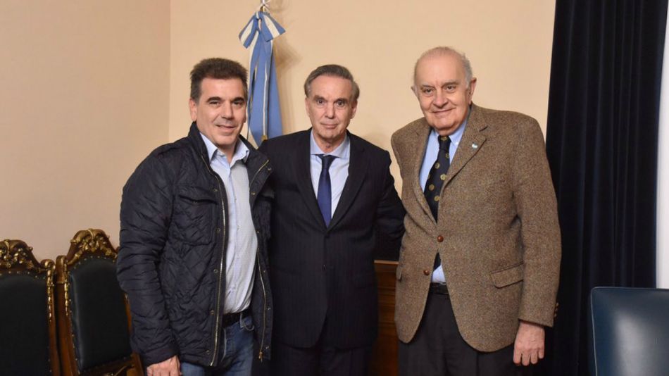 Alberto Asseff, junto a Pichetto y Ritondo.