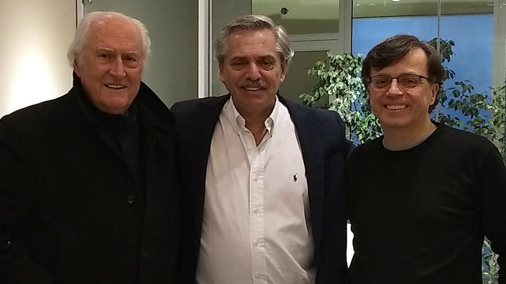 Pino Solanas junto a Alberto Fernández y Alejandro Marmoni.