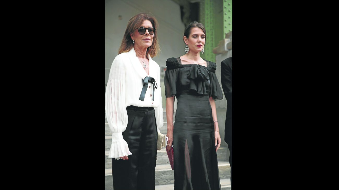 Musas de Lagerfeld. Carolina y Charlotte Casiraghi.