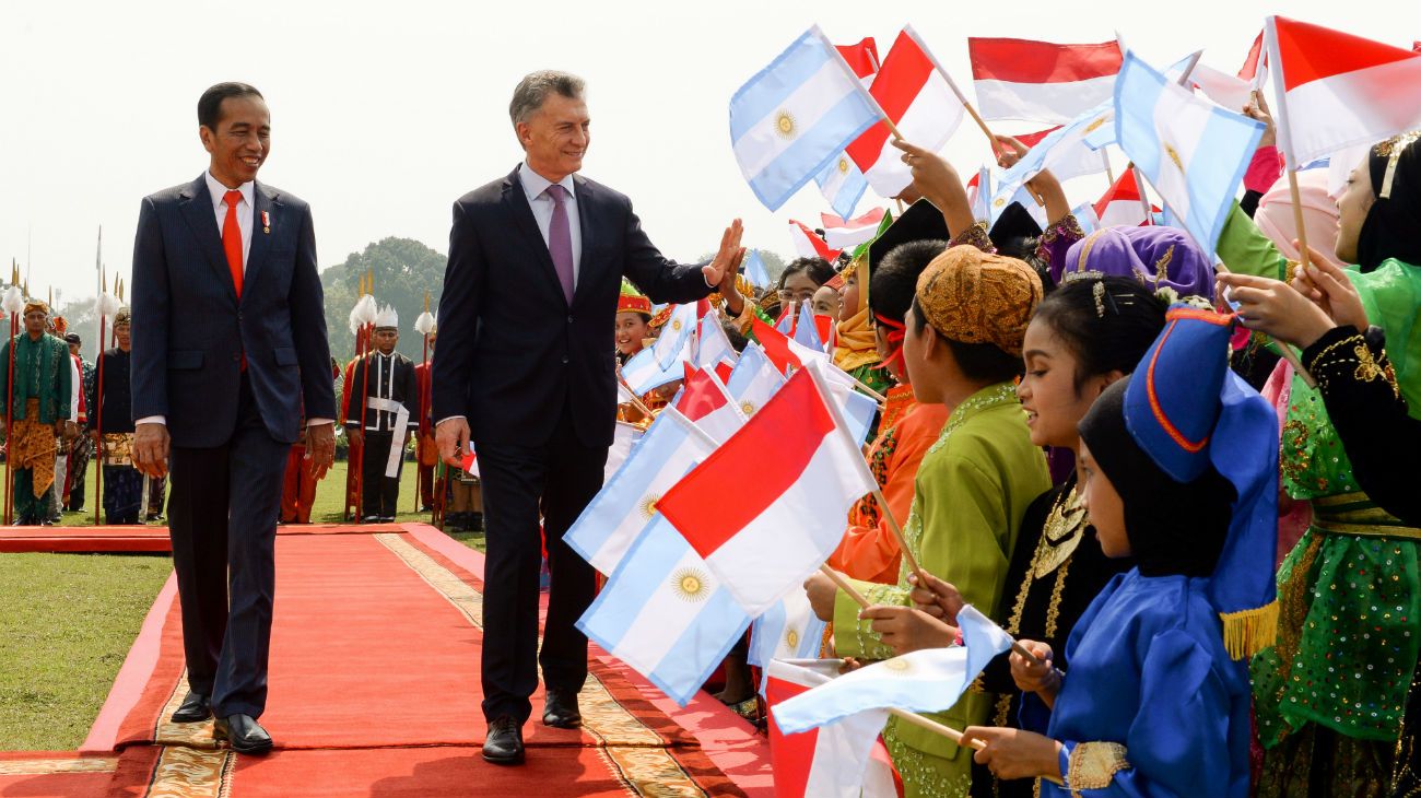 Mauricio Macri junto a Joko Widodo en Indonesia 