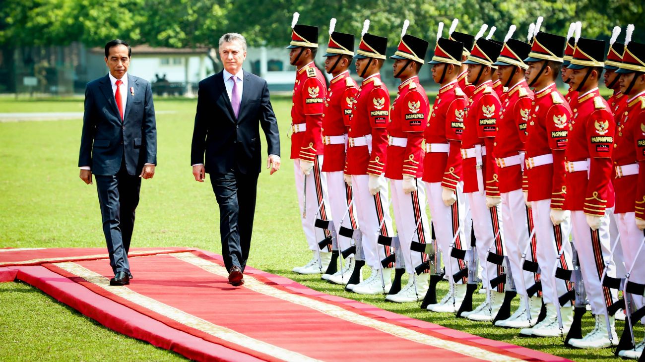 Mauricio Macri junto a Joko Widodo en Indonesia 