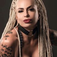 Daniela Cardone y las historia con sus gatos