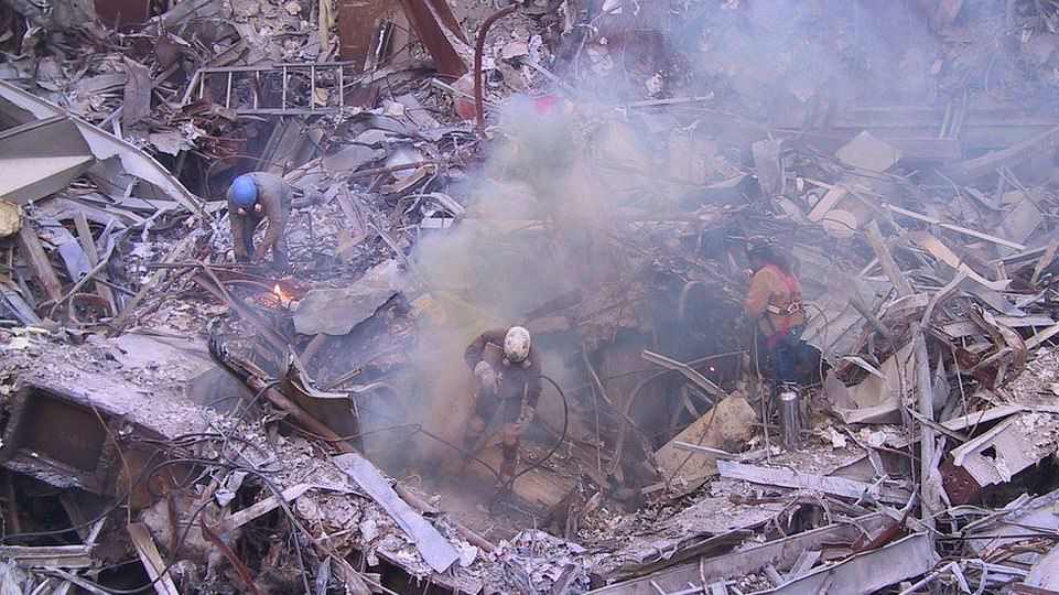 Los ataques del 11 de septiembre cobraron la vida de casi 3,000 personas, luego de que cuatro aviones comerciales secuestrados volaran hacia las torres Norte y Sur del World Trade Center, el Pentágono y un campo de Pensilvania.