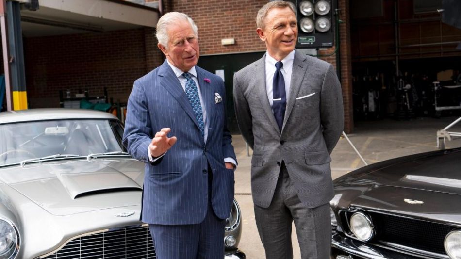 Duelo de galanes, el príncipe Carlos se enfrentó a Daniel Craig en pleno set de 007