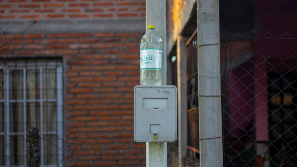 Tucumanos implementan un curioso sistema para ahorrar energía.