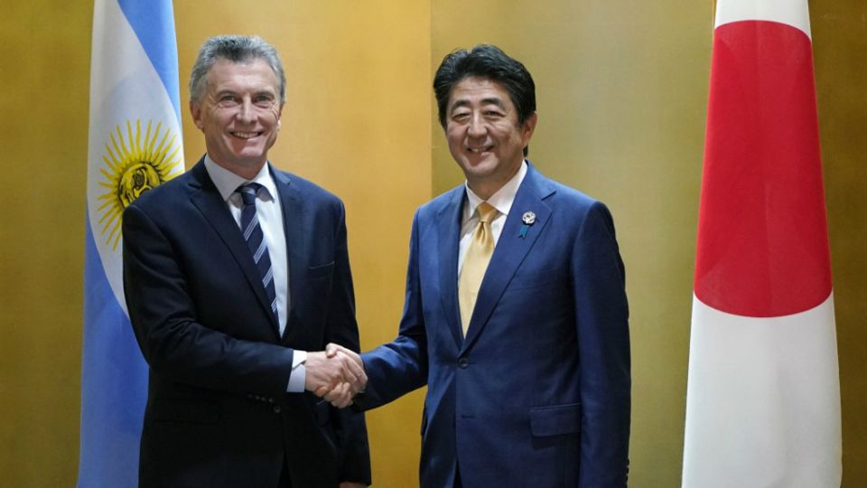 Macri recibido por Shinzo Abe en Osaka.
