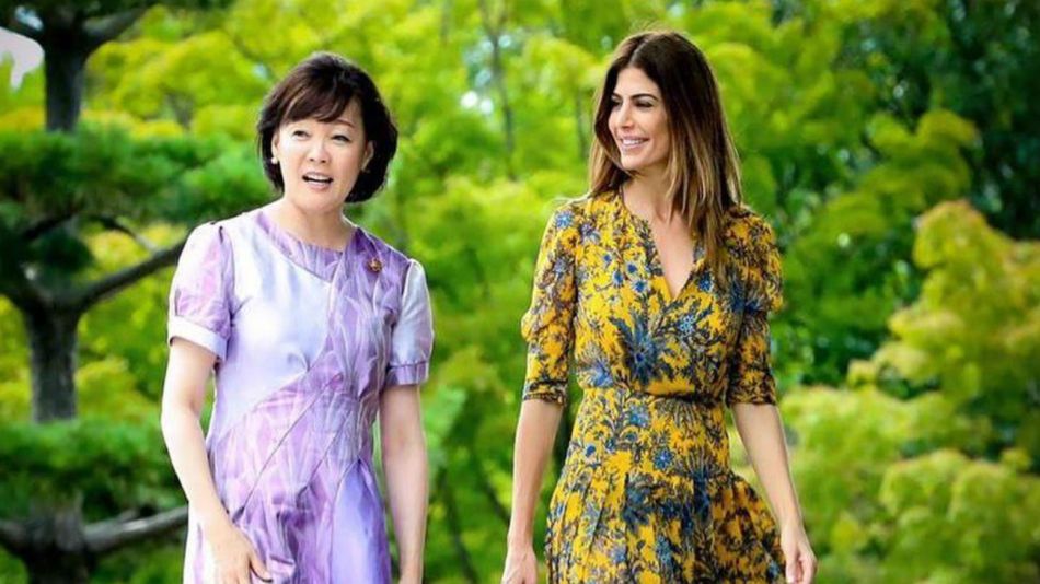 Juliana Awada marcó tendencia en Japón con un look primaveral 