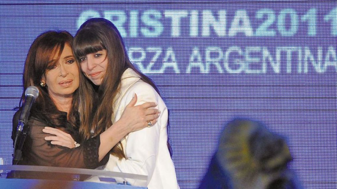 Cristina Fernández de Kirchner and her daughter Florencia on the campaign trail in 2011.