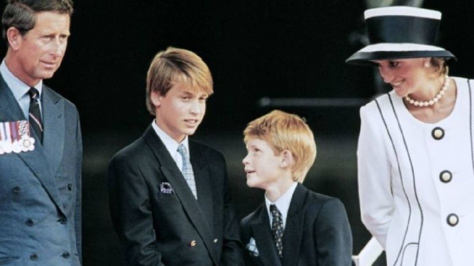 El día que el príncipe Harry llamó "chiflada" a su madre