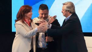 Alberto Fernández y Cristina Kirchner en su primer acto como candidatos en Merlo.