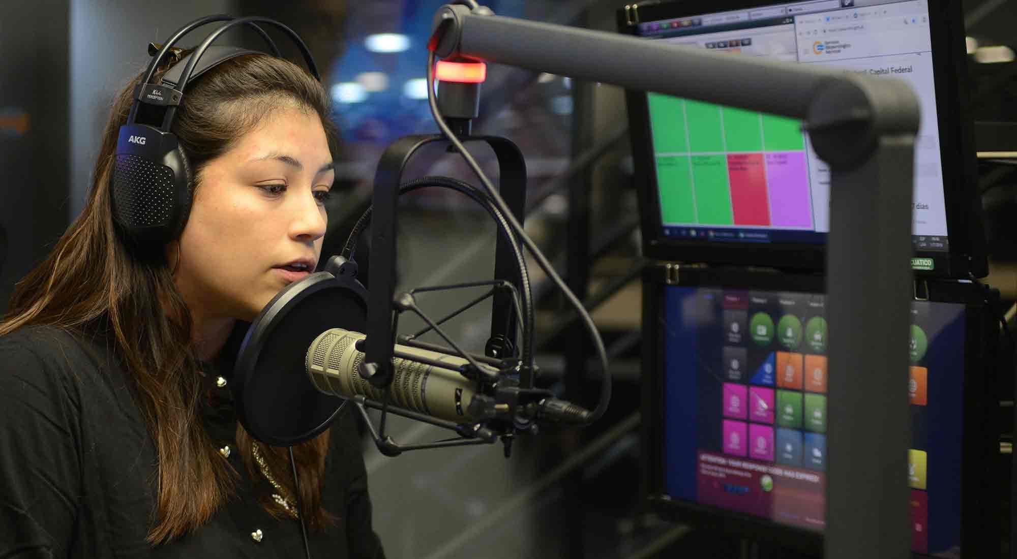 Carolina Magri, locutora de Radio Perfil