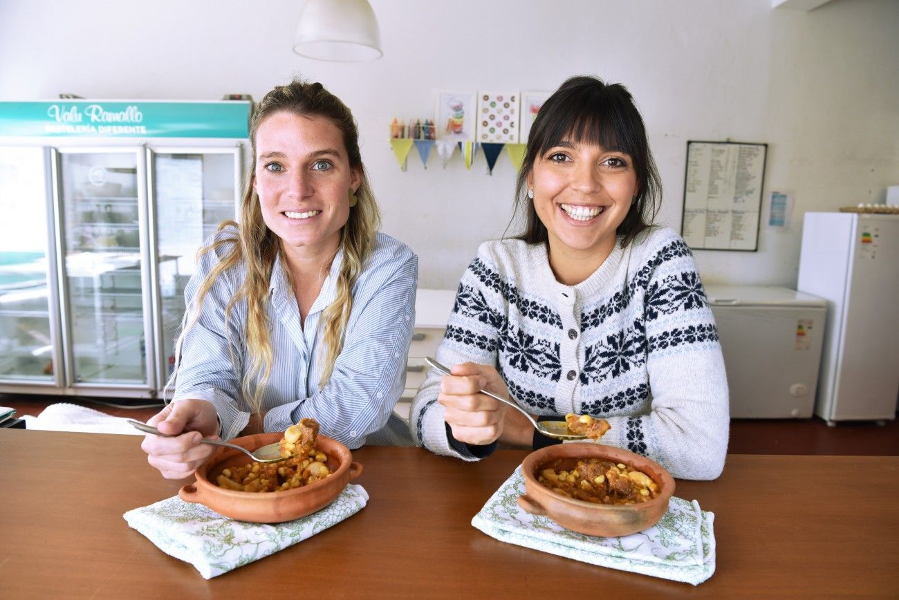  En esta misión solidaria, ambas compañías contarán con la ayuda de chefs e influencers como Valentina Ramallo (@valuramallo) y Felicitas Pizarro (@felipizarro). 