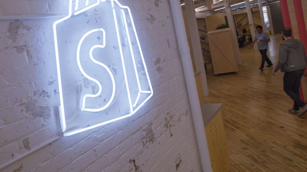 Shopify Is Setting Up Fulfillment Network in U.S., Just Like Amazon