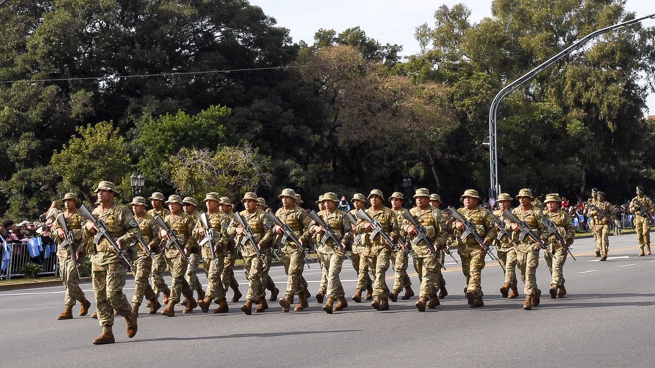 Macri encabeza el desfile militar del 9 de Julio