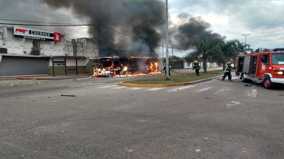 Una patota irrumpió en el frigorífico Ecocarnes e hirió de bala a dos trabajadores.