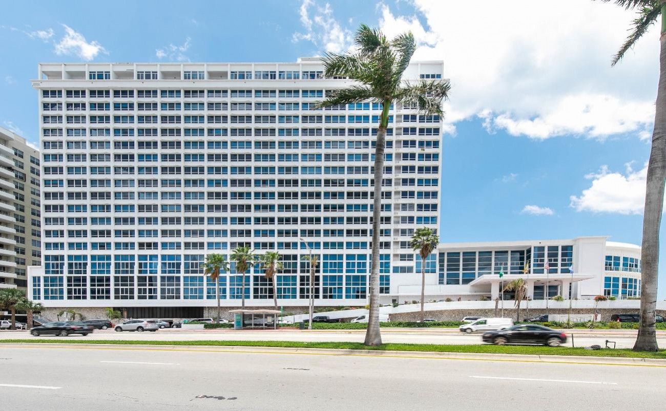   New Point Miami ofrece su departamento Studio con vista a la bahía para 4 personas desde USD 105 durante Julio y Agosto. Tarifas increíbles para unas vacaciones low cost en las cálidas costas de Florida. 