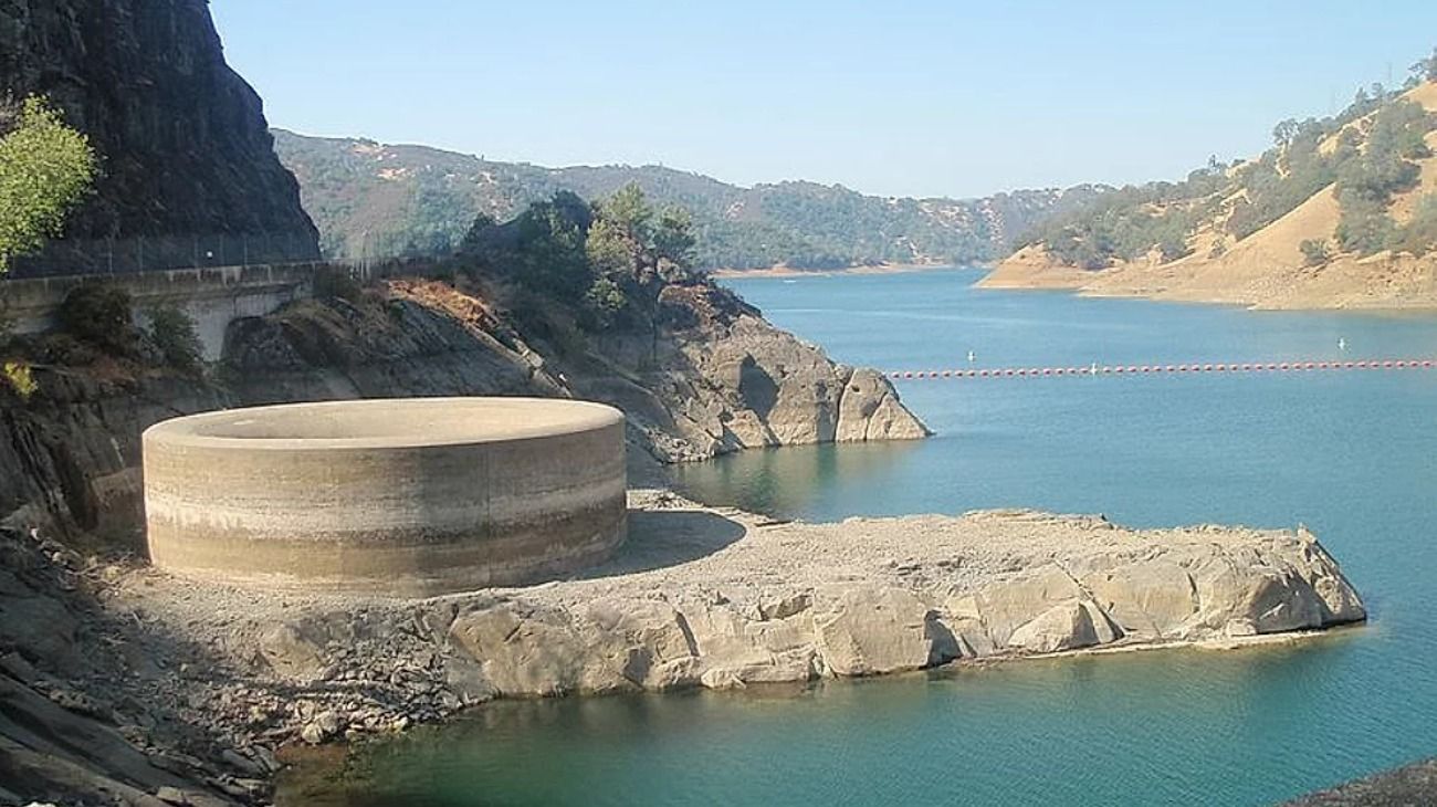 El Agujero de la Gloria se encuentra en el Lago Berryessa en California.