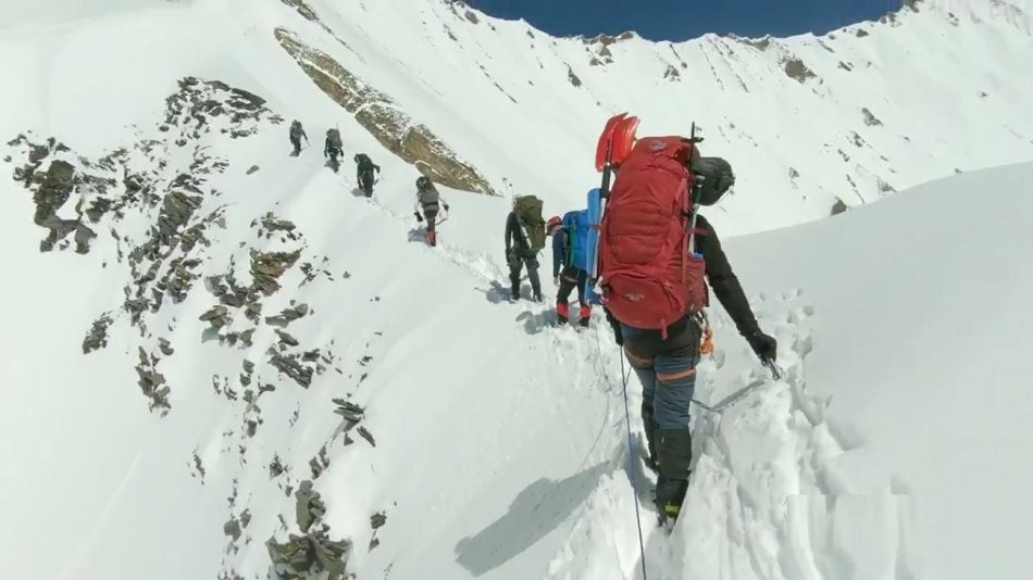 Difunden video inédito de los alpinistas sepultados por una avalancha en el Himalaya.